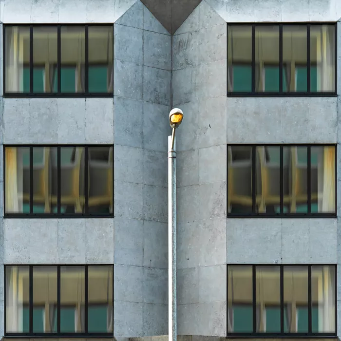 (laGrange), Vangindertael Luc: Diviso da un palo di luce