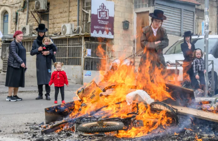 Falik, Ohad: Burning HAMETZ is an excuse