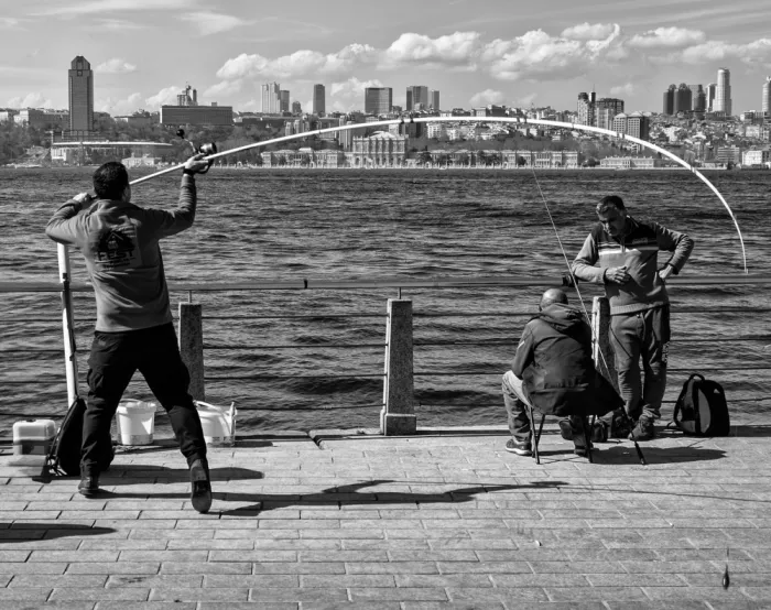 Majewski, Pawel: Anglers by the Bosphorus Strait