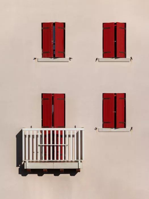 Comari, Andrea: Distinct Shadows