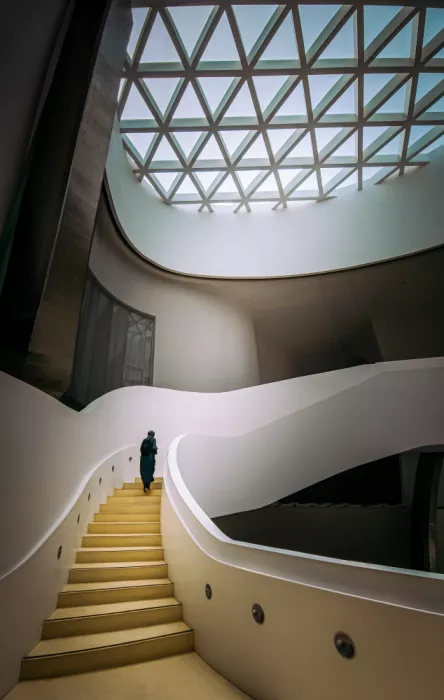 Zhao, Yan: Nella moschea