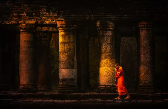 Zhang, Rae: Last Light at Angkor Wat