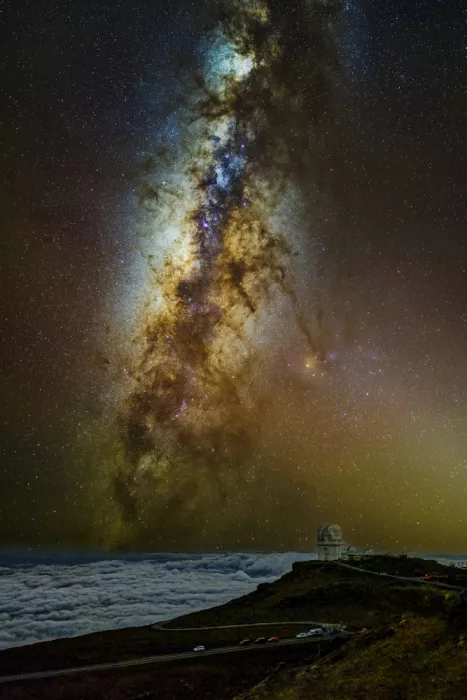 Li, Bruce: Milky Way, Zodiacal Light, and Airglow Above Haleakala Observatory