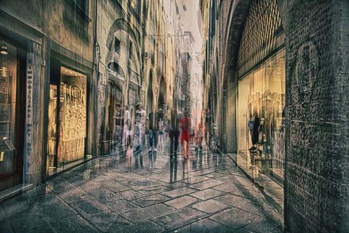 Moretti, Claudio: A stroll in the city center