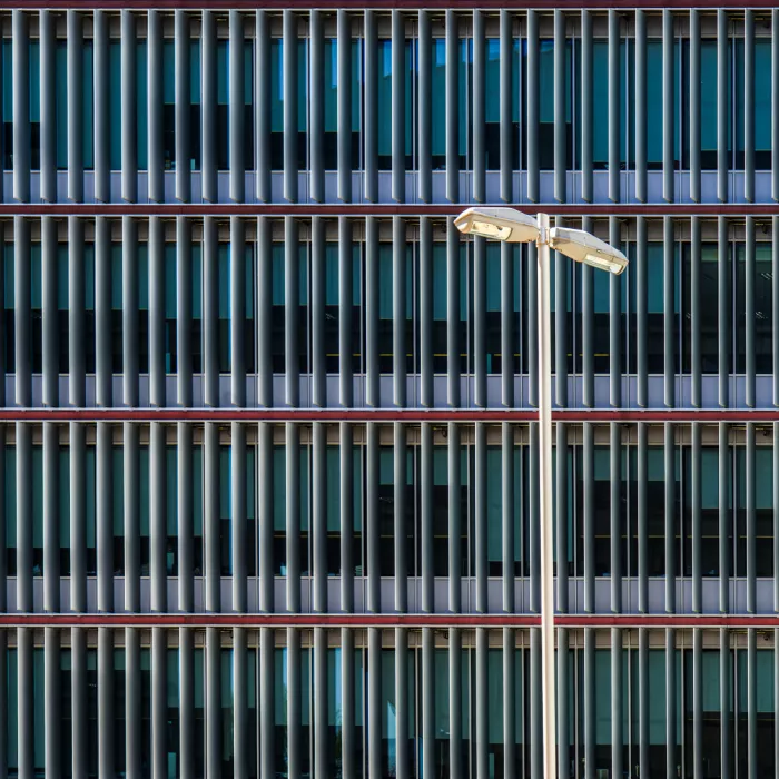 (laGrange), Vangindertael Luc: Office and lamp post