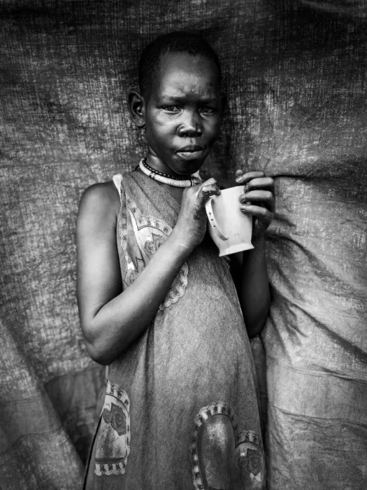 Yosifov, Svetlin: The girl with the cup