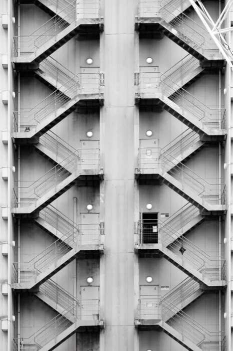 Komai, Kazuhiro: Una porta aperta
