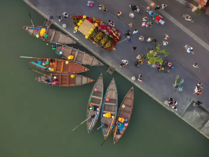 Ji, Shirley: Colorful Chaos by the River