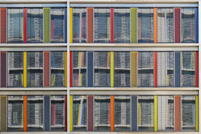 Forster, Georges: windows with lowered blinds