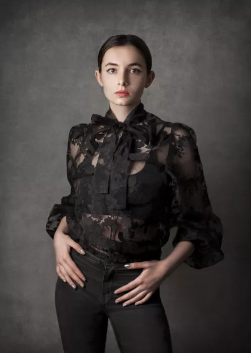 Codreanu, Teodora: Black