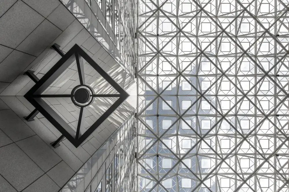 Guyot, Michel: symmetric sky