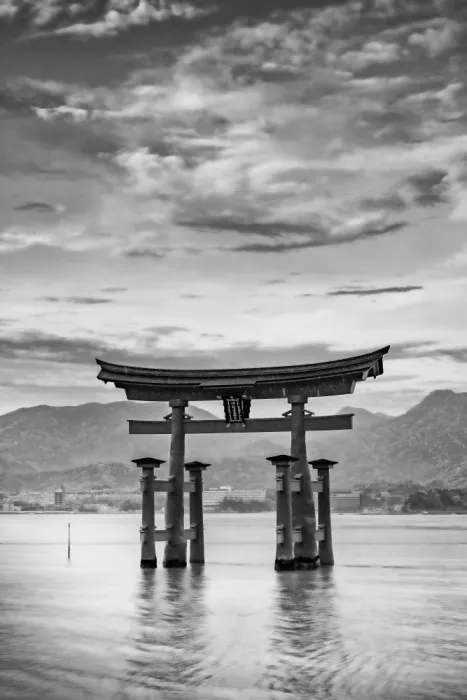 Viola, Melanie: Sanctuaire Itsukushima sur l
