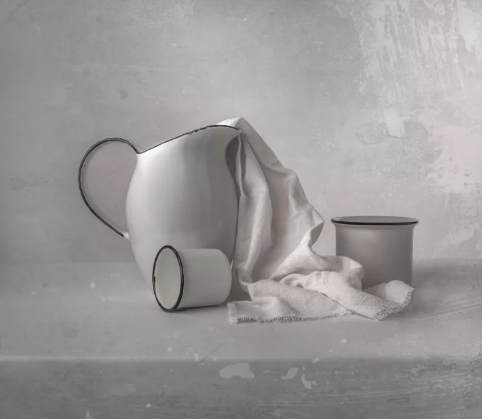Perfoncio, Margareth: Monochromatické