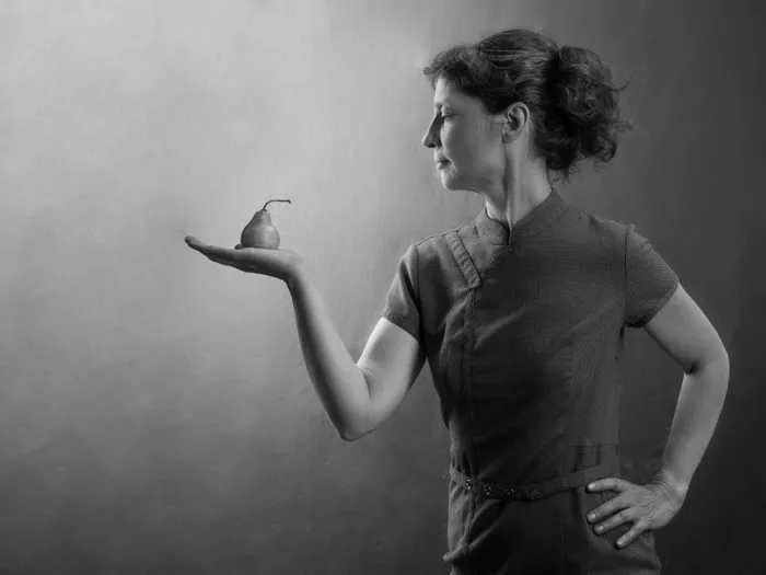 Allmaier, Michael: Frau mit Birne
