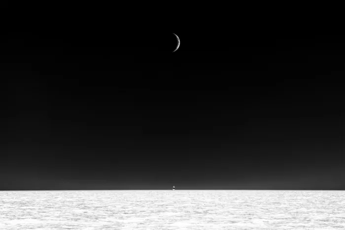 Zhao, Alex: Sailing under moon