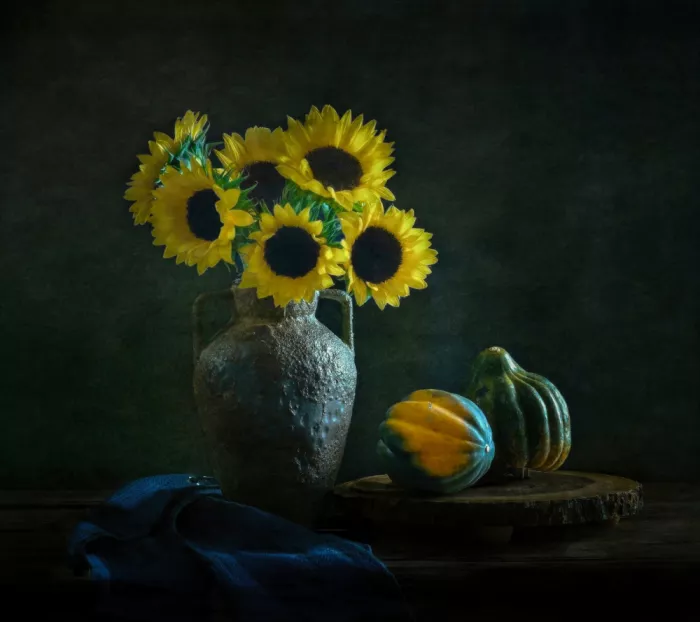 F., Yinan: Sunflowers & Pumpkins