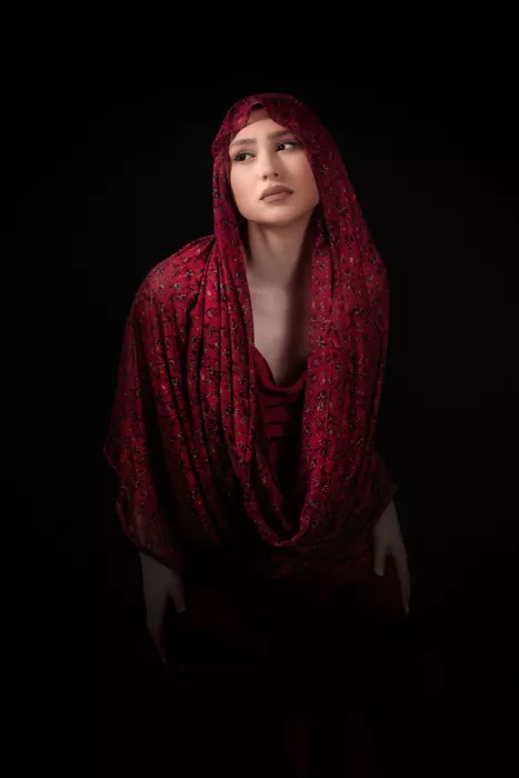 Calin, Silvia Rucsandra: Melancholie in Rot