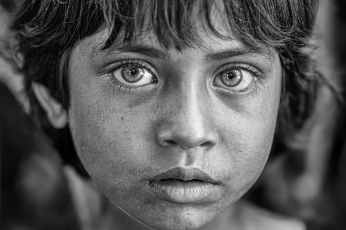 Ronnie, Khan Azim: Eyes of Exile