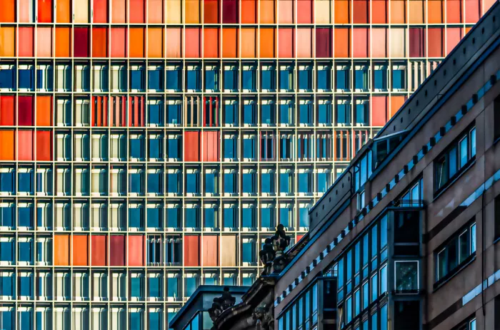Rückert, Stephan: Striking high-rise facade