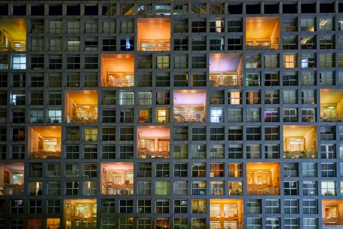 Nishikura, Makoto: living in a square