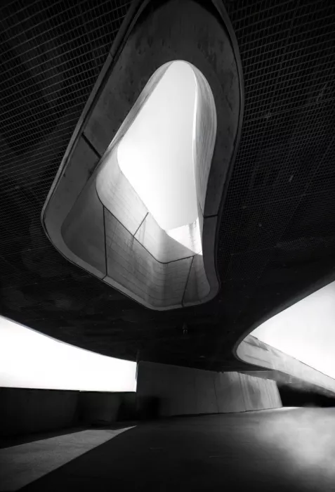 He, Mike: Curve del Museo Perot