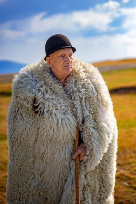 Calin, Silvia Rucsandra: The shepherd with blue eyes
