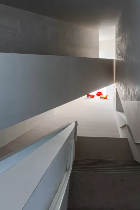 (laGrange), Vangindertael Luc: The red patio