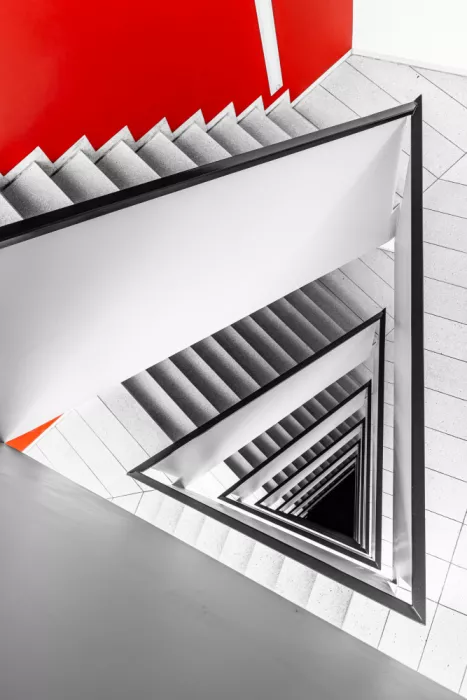 Loire, Hervé: Triangle + red