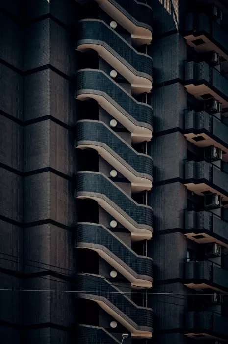 Maru_R: Echoes of Geometry