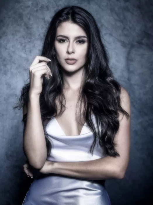 Tejada, Cesar: Coolest girl