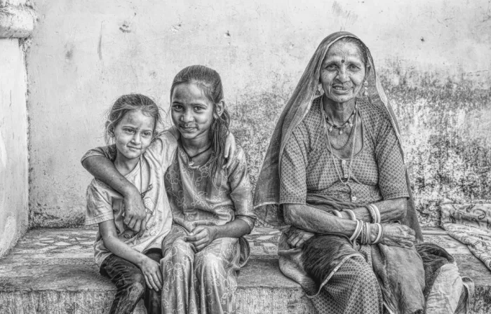 Ellbogen, Offer: Le sorelle e loro madre
