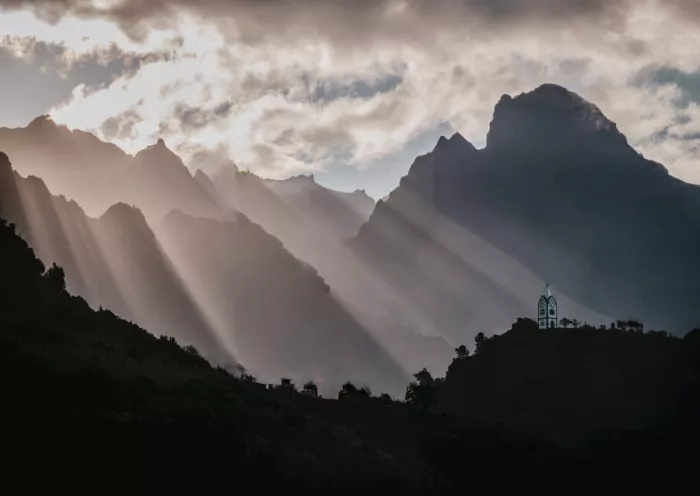 Ling, Ariel: Madeira Valley Light