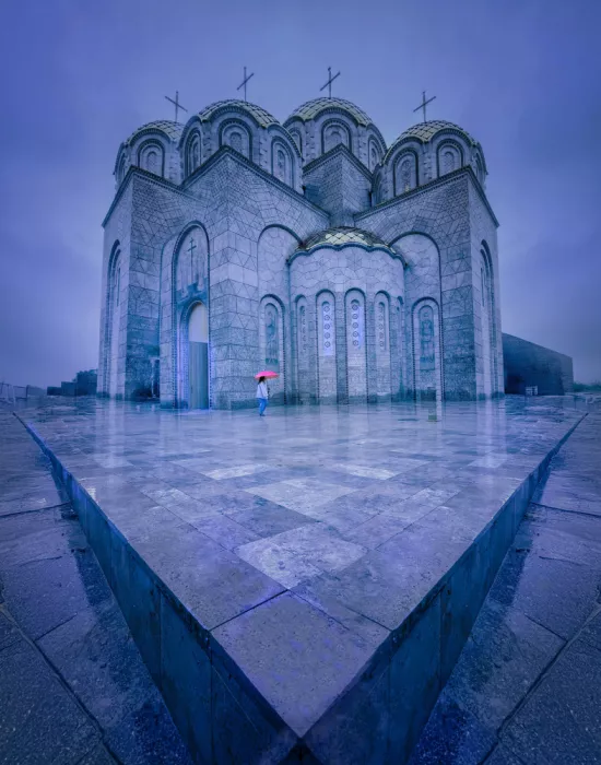 Su, Yuan: In the rain