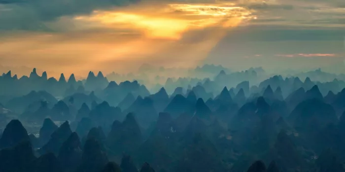 Xu, Mei: Magic Moment in Yangshuo