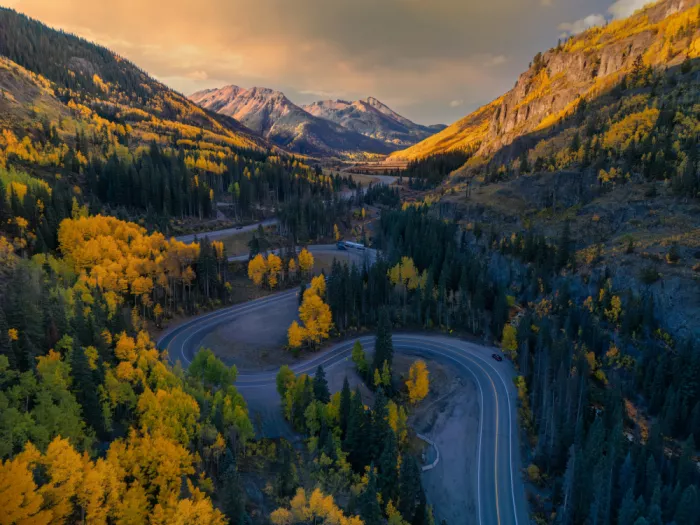 He, Mike: Doppia curva a S sulla Million Dollar Highway