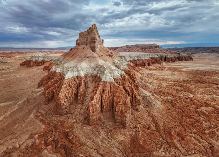 Lu, Linda: Castle in the desert