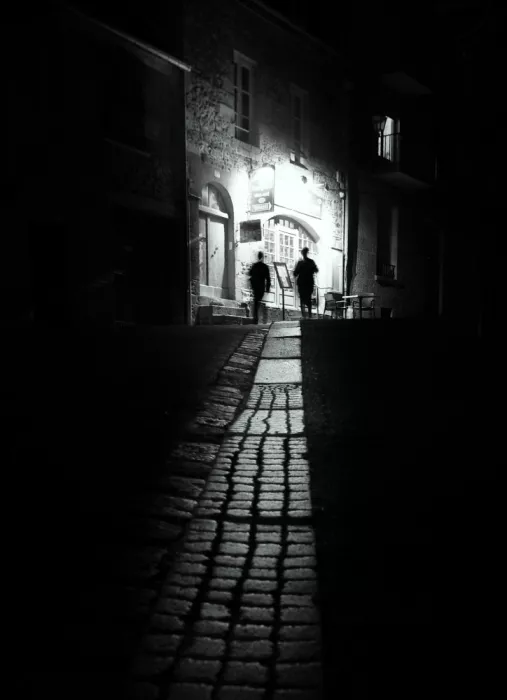 Makunin, Maxim: Narrow street
