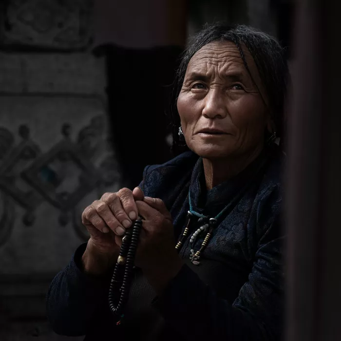 天馬, Feng Chao: Une femme tibétaine en prière
