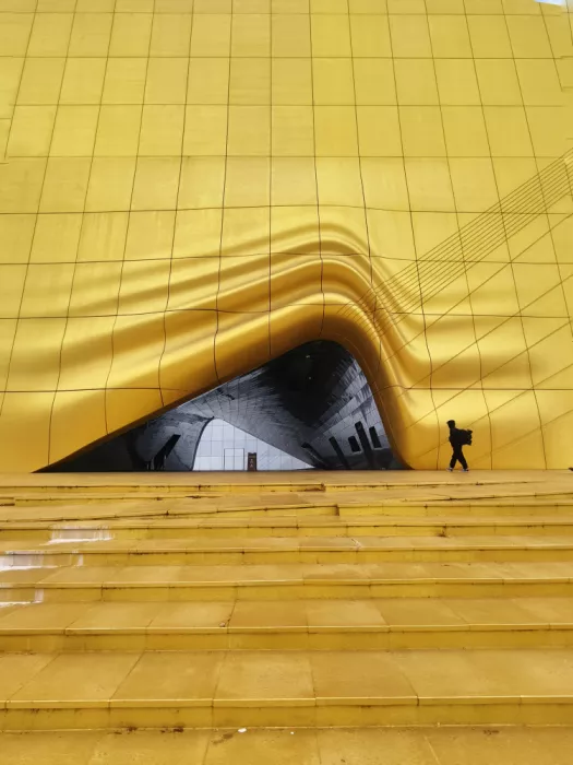 Wang, Yi-Tang: Golden folds of spacetime entrance