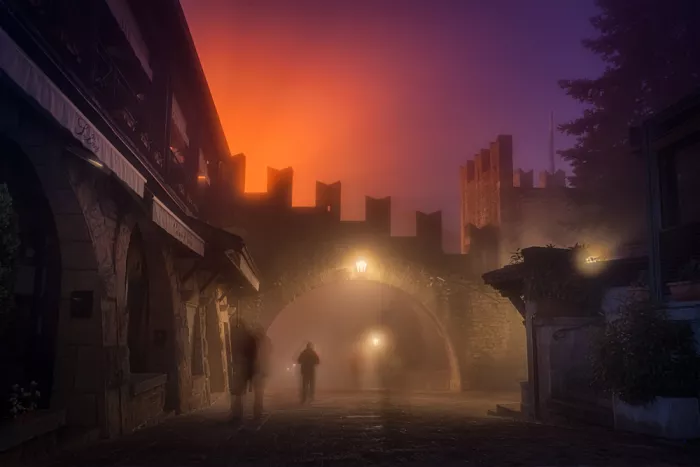 Jacobs, Lydia: Oltre la nebbia del castello