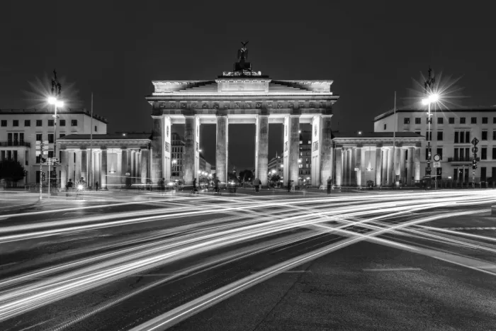 Viola, Melanie: Noční Berlin - monochromatický