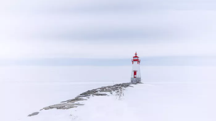 Luo, Louie: Winter Lighthouse
