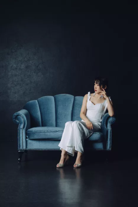 h112o1: woman