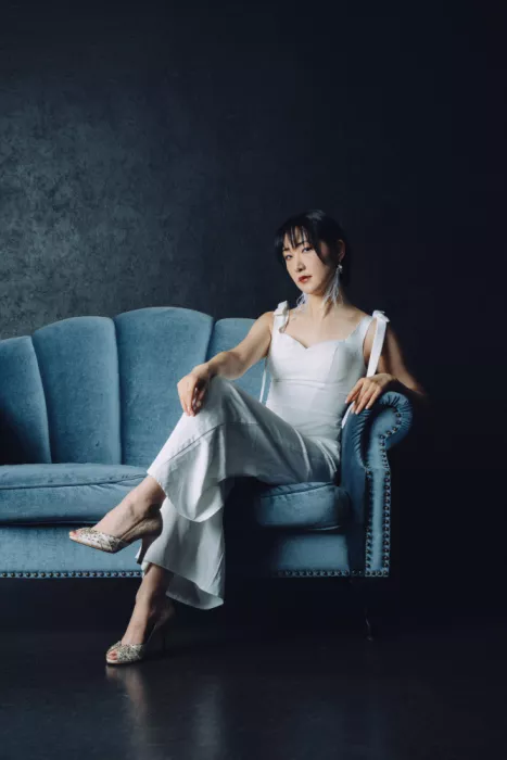 h112o1: woman