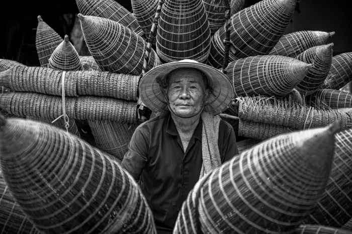Ronnie, Khan Azim: Fish tools seller