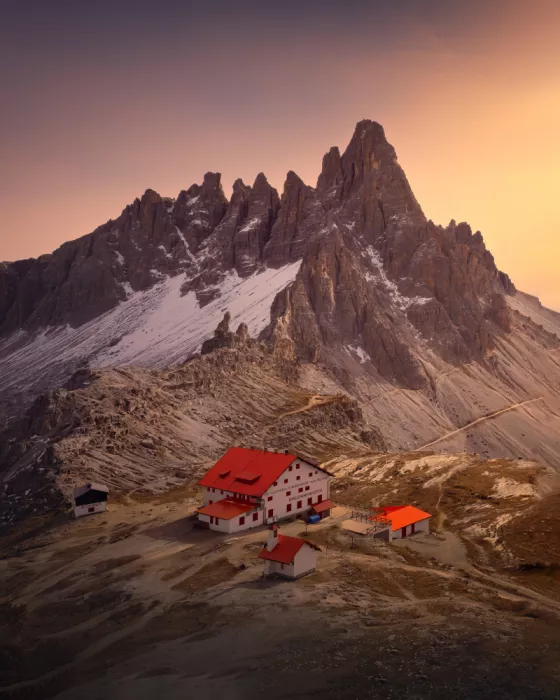 Wei, Rong: The Refuge