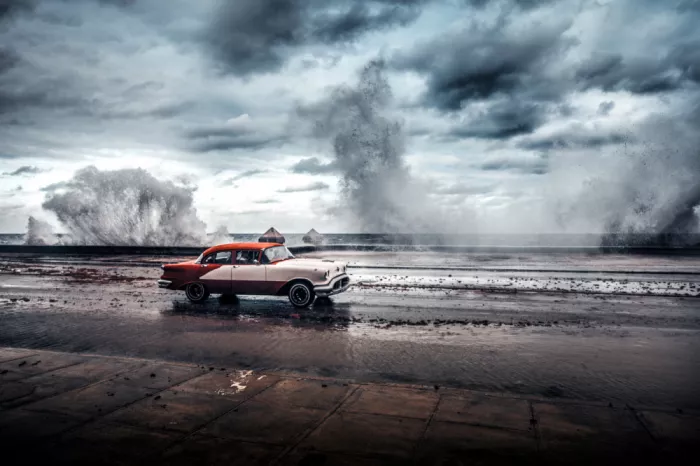 天馬, Feng Chao: An Old American Car in Cuba