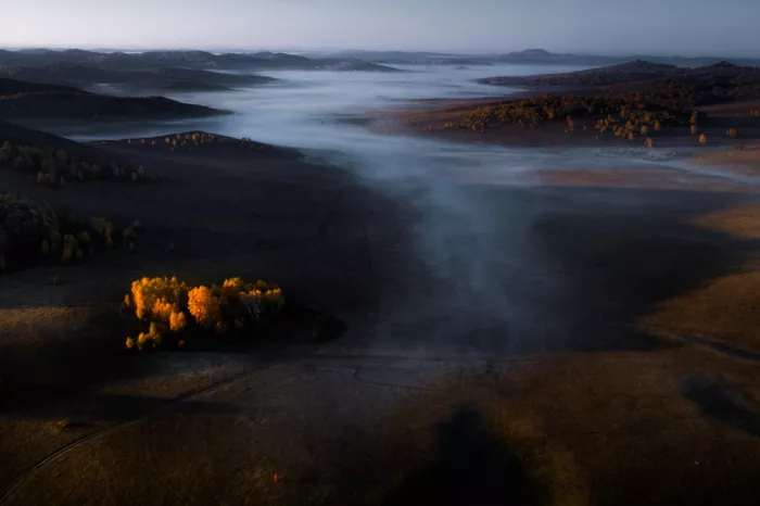 Simoon: Autumn plain bound in mist