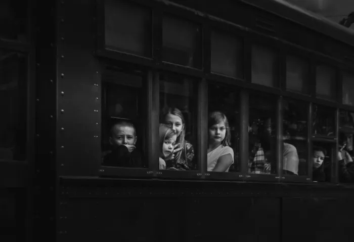 Zhang, Anna: Through the Bus Window