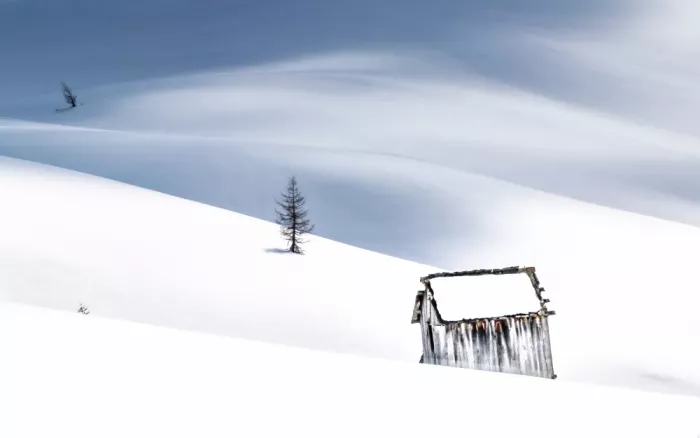 Ling, Ariel: Snowy Dolomites Hut